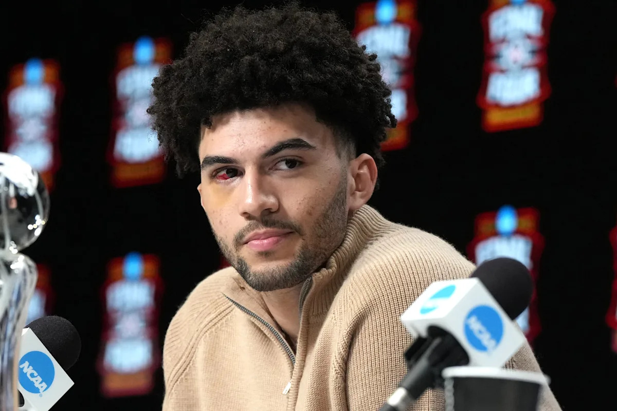 Cam Boozer becomes 8th Duke player to Success Wooden Award hits headlines