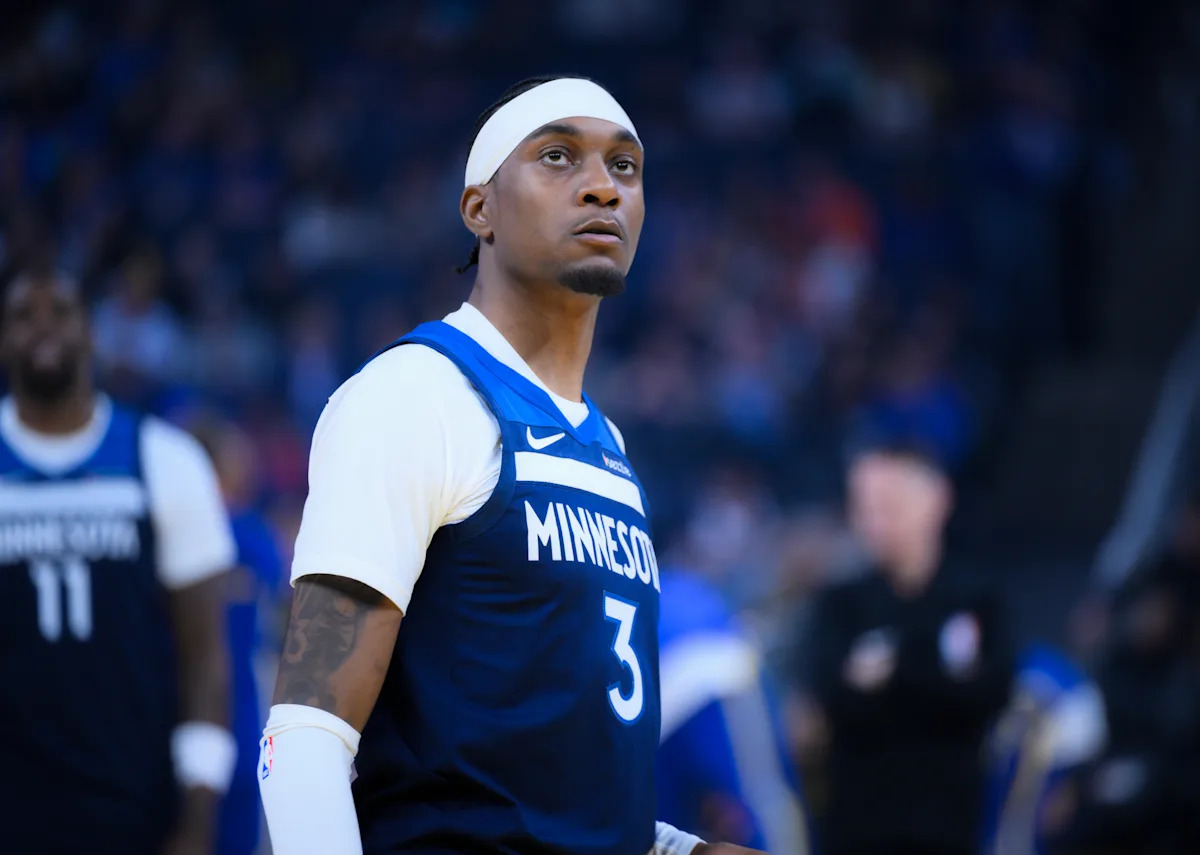 T-wolves' Jaden McDaniels out with knee injury; Anthony Edwards questionable hits headlines