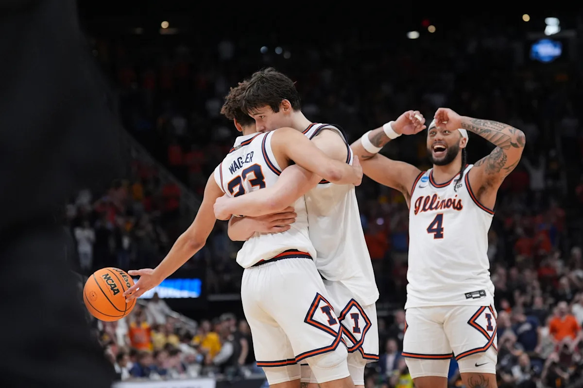 Illinois pulls away from Iowa late to Arrive at Inaugural Final Four since 2005