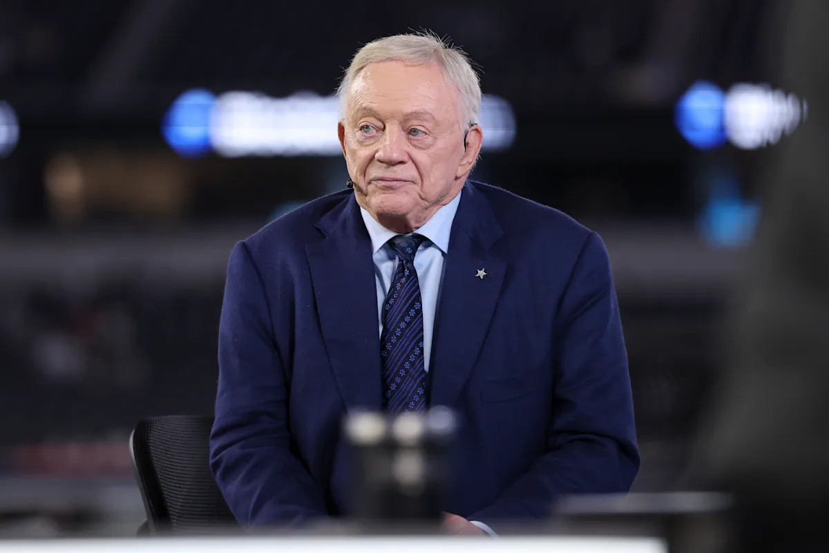 Jerry Jones among NFL owners to join league negotiation talks with referee's union making waves