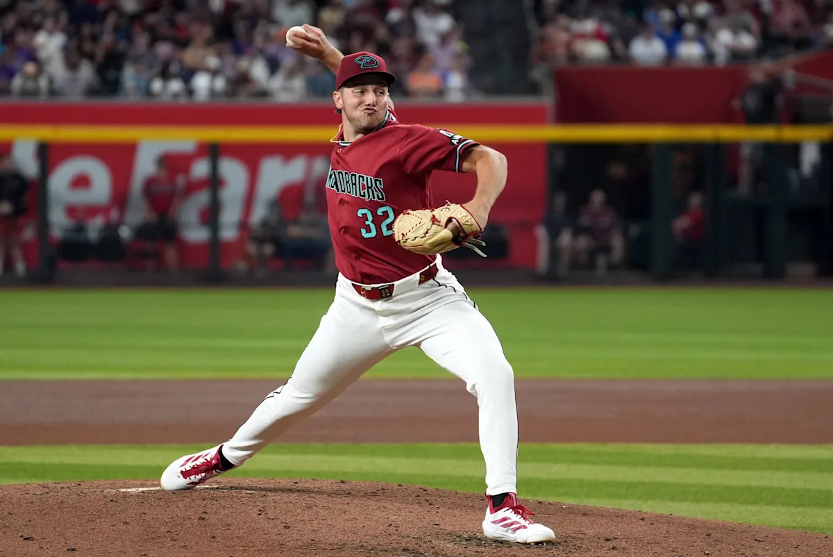 D-Backs’ Brandon Pfaadt uses cleats in gender reveal announcement for his brother hits headlines
