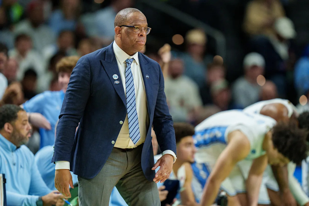 Decision on Hubert Davis' UNC future reportedly coming next week making waves