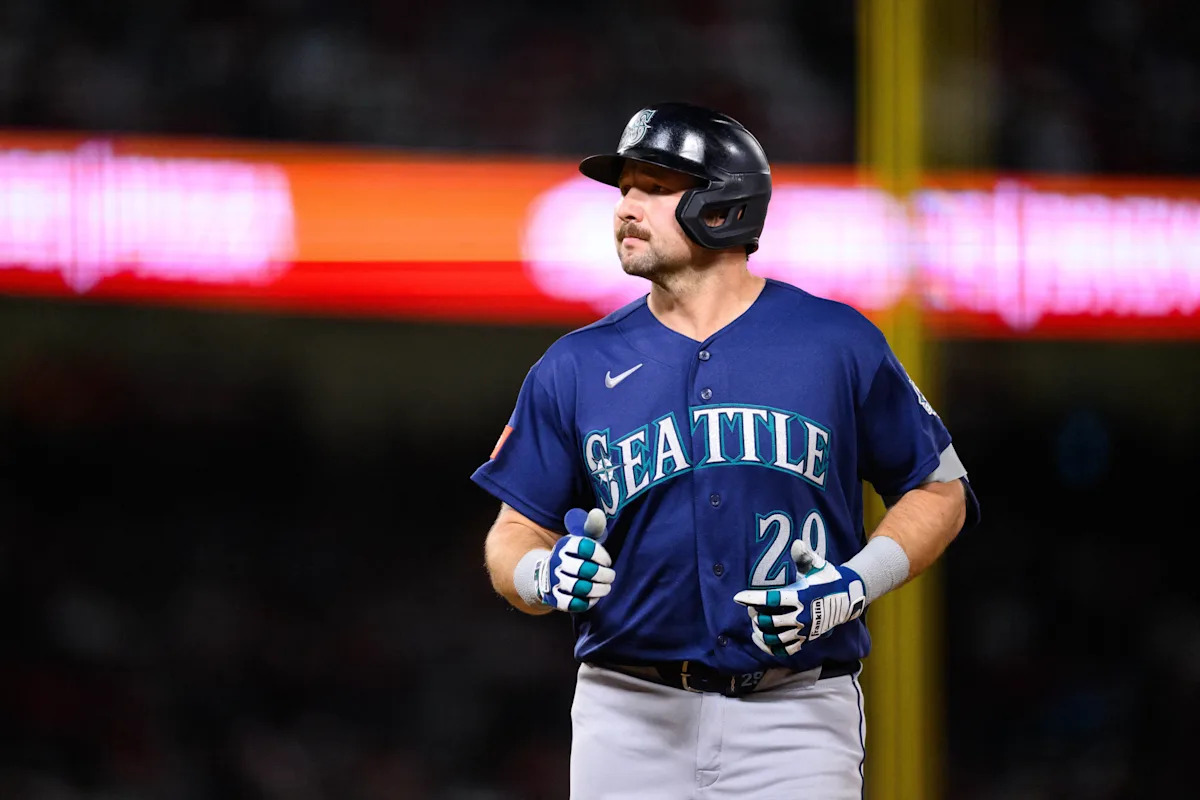 Cal Raleigh stays homer-less after robbery by Angels RF Jo Adell creates buzz