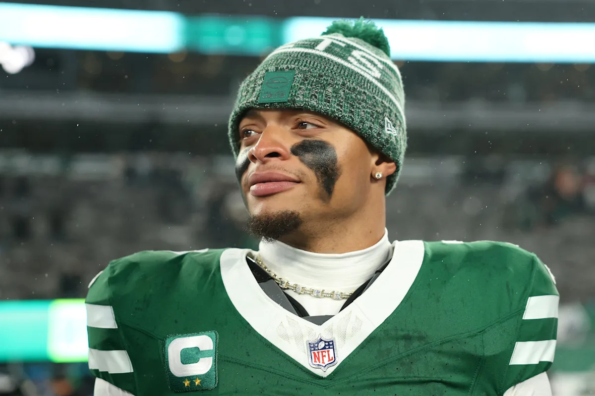 Jets trade Justin Fields to Chiefs -- ending tenure in New York after Merely 1 season creates buzz