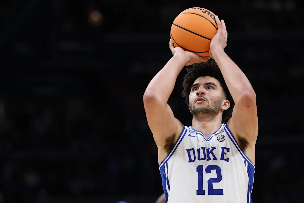Duke's Cameron Boozer wins men's Naismith Player of the Year award takes center stage