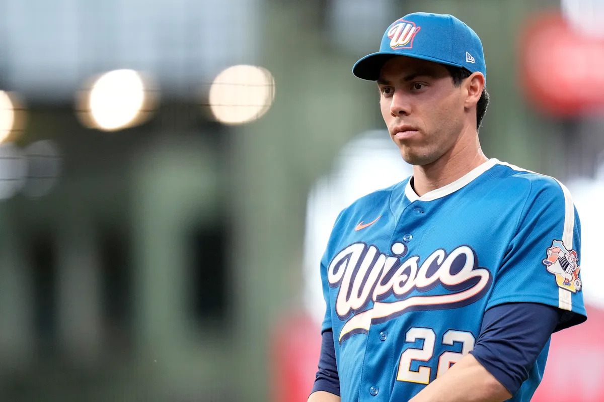 Brewers' Christian Yelich expected to miss at least a month due to adductor strain making waves