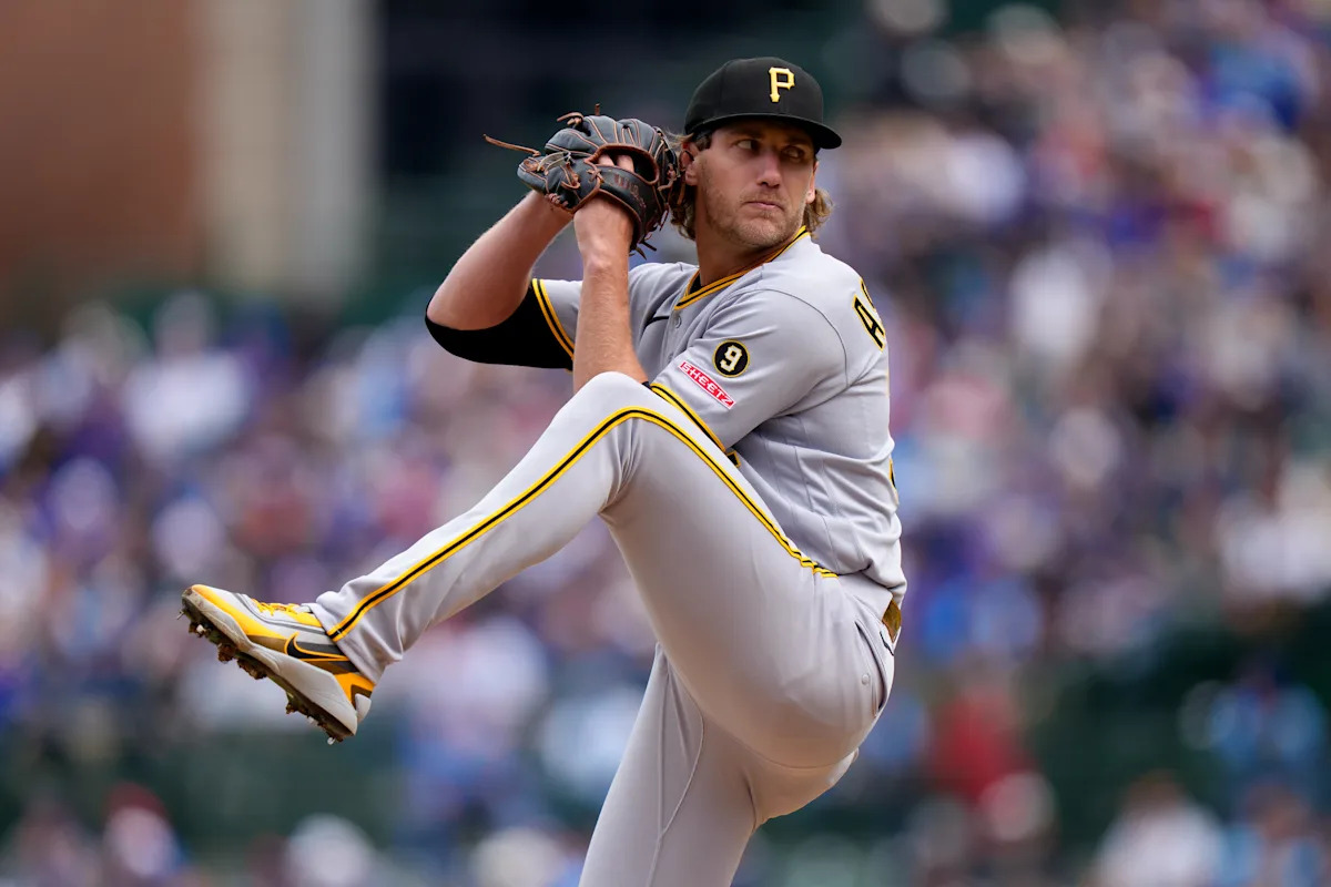 Pirates catcher Joey Bart does on-field gender reveal for pitcher Braxton Ashcraft reported globally