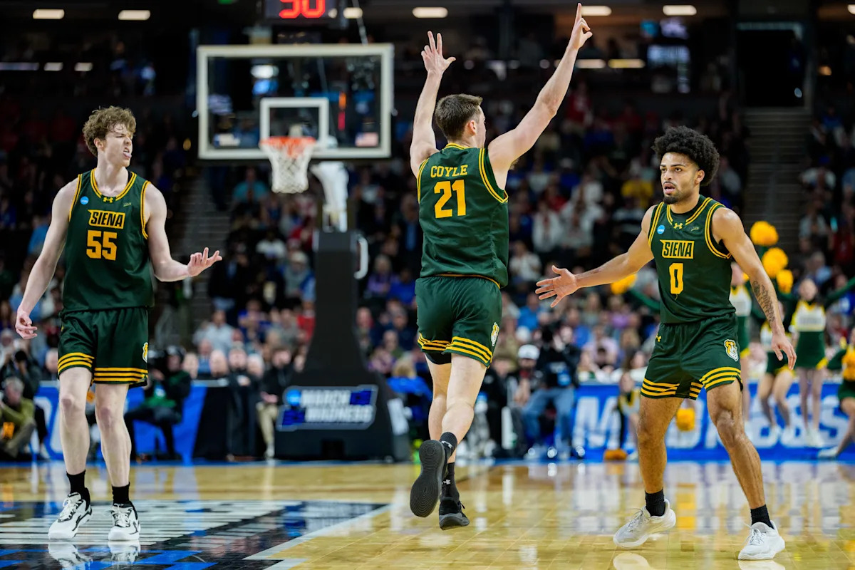No. 16 Siena nearly upsets No. 1 Duke without making a single substitution reported globally