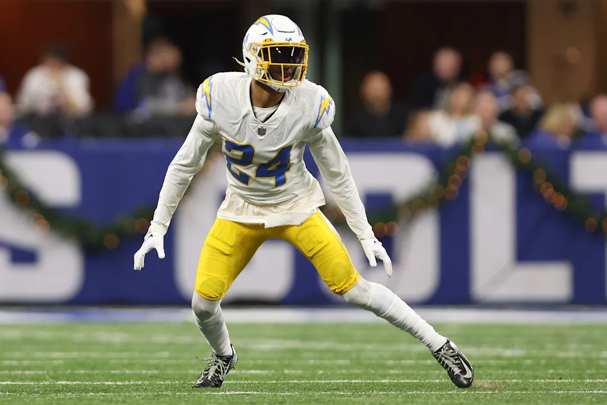 Colts sign safety Nasir Adderley -- who retired 3 years ago at age 25 takes center stage