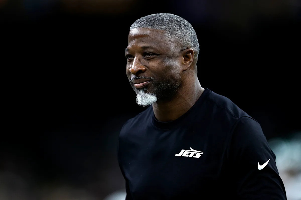 Aaron Glenn says Geno Smith Is slated to lead Jets to 'the promised land' in second act takes center stage