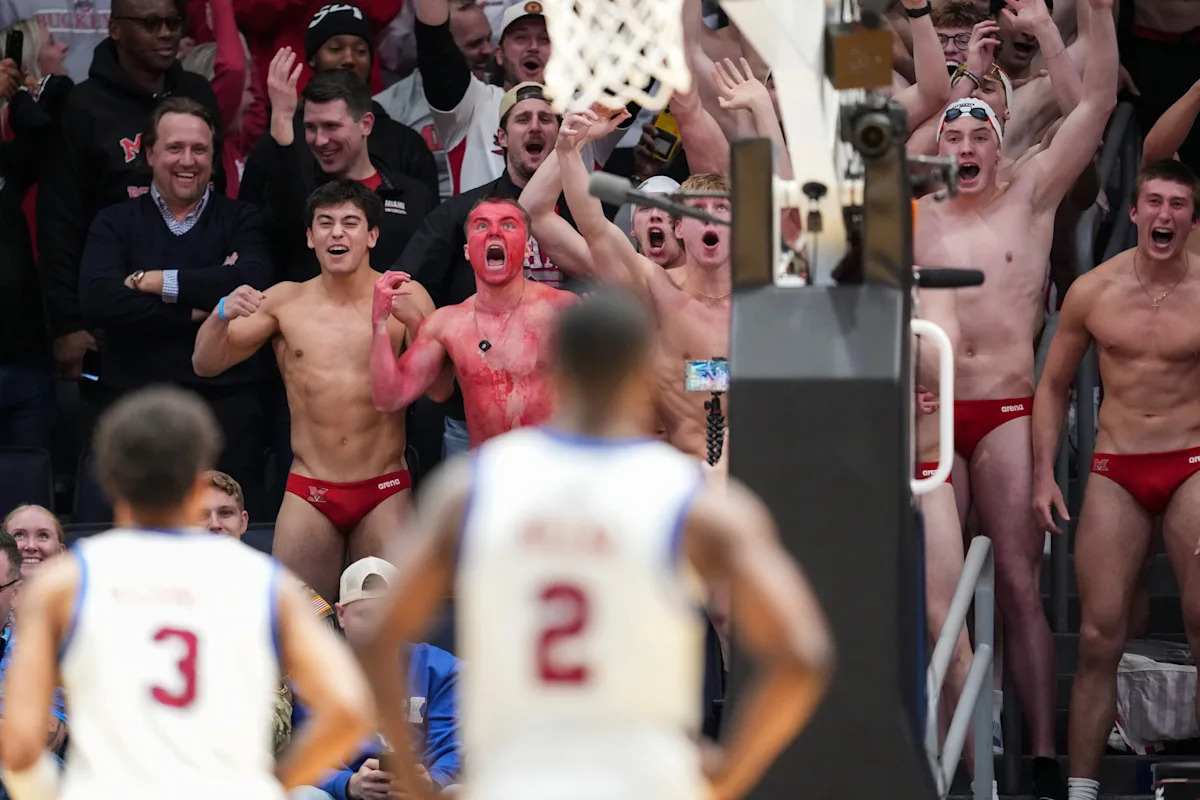 Speedo-clad Miami (Ohio) swimmers escorted out of loss to Tennessee making waves