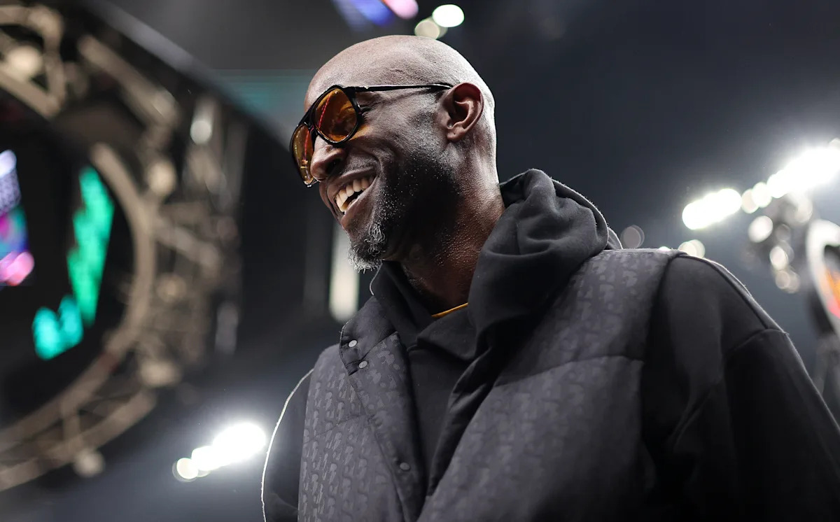 Kevin Garnett -- Wolves formally reconcile with his 1st home-game appearance since 2018 making waves