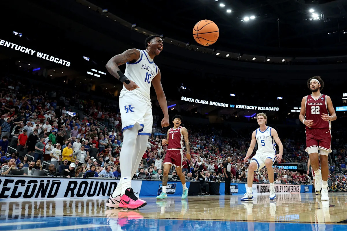 Very few perfect NCAA Invitational men's brackets remain making waves